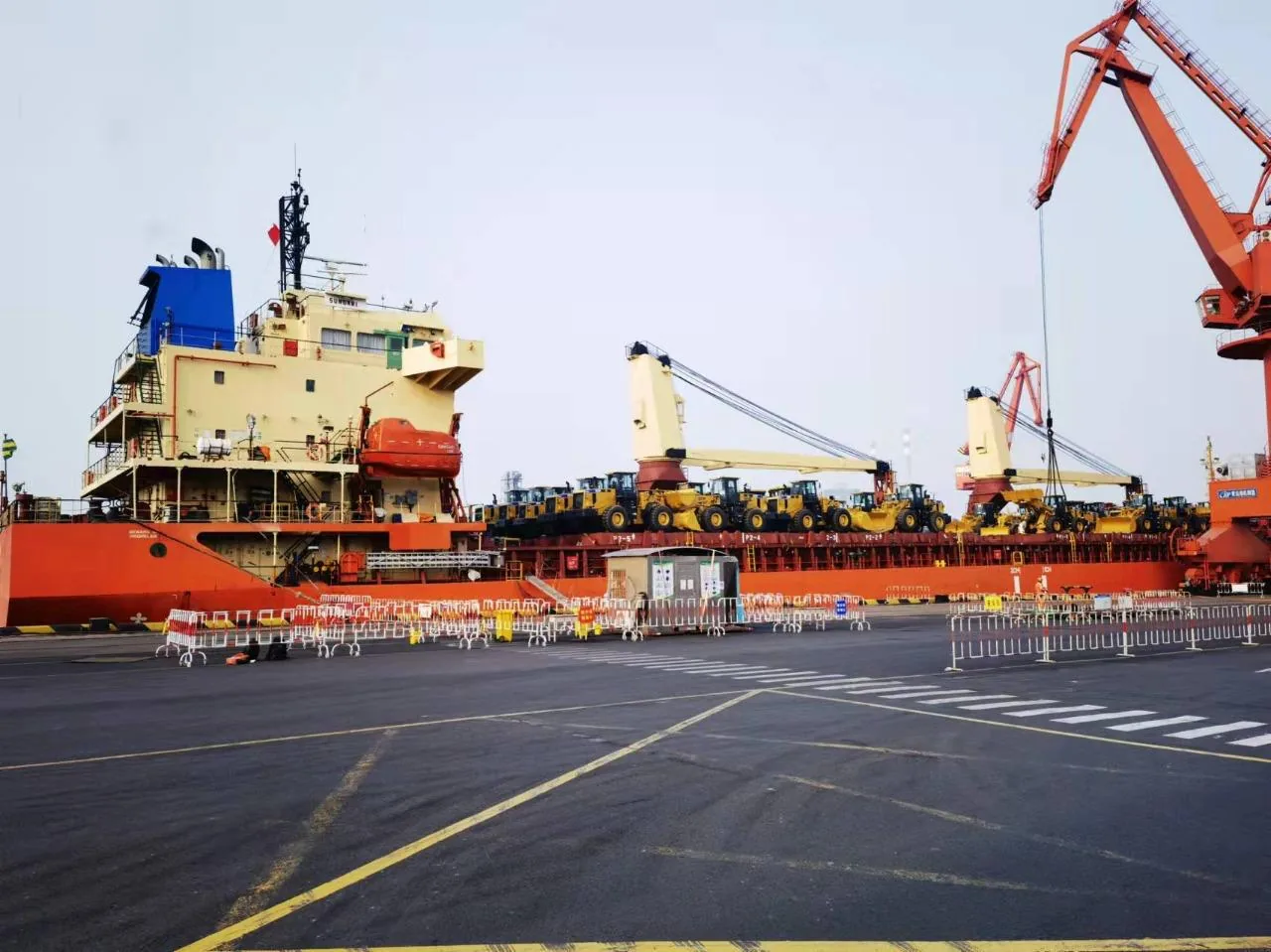 Global port connections and ocean transit